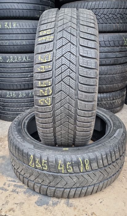 2 Anvelope Pirelli 235 45 R18 M/S (iarnă) Impecabile aproape noi.
