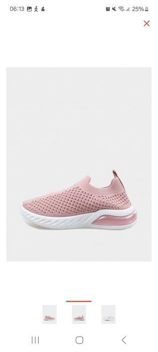 Кроссовки для девочки.