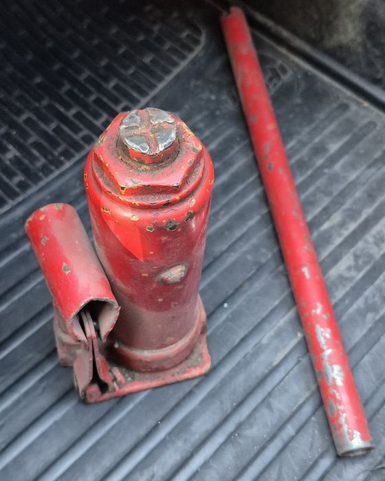 Домкрат гидравлический. 3 тонны