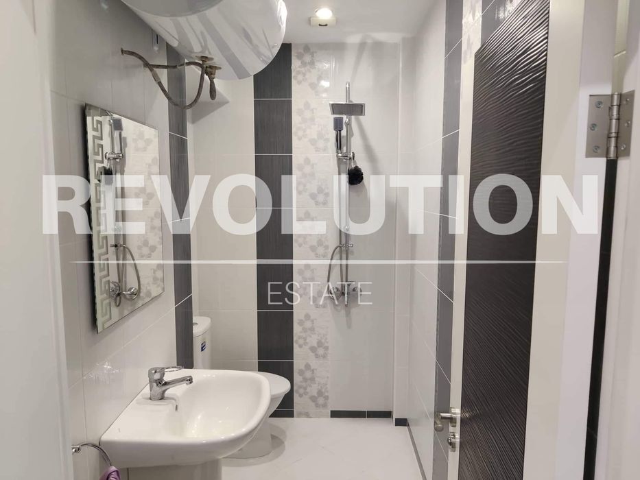 Дава се под наем Тристаен апартамент в Варна, Център - 100 кв.м за 698.19 € - Снимка #7