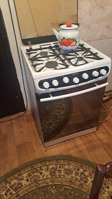 Продам газ плиту Кайсер