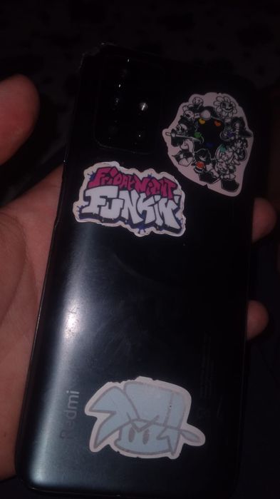 Продам телефон Redmi 10 и в подарок