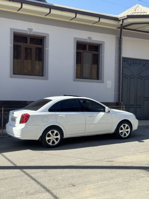 Lacetti 1.8  avtomat 2010