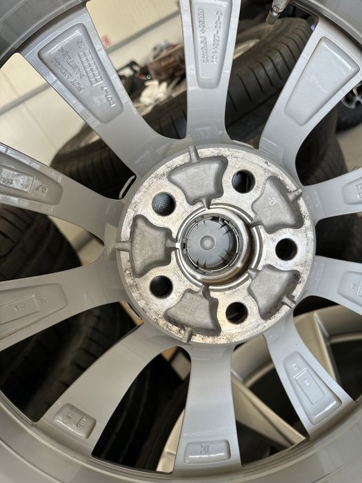 jante tesla model 3 performance anvelope 235 35 20