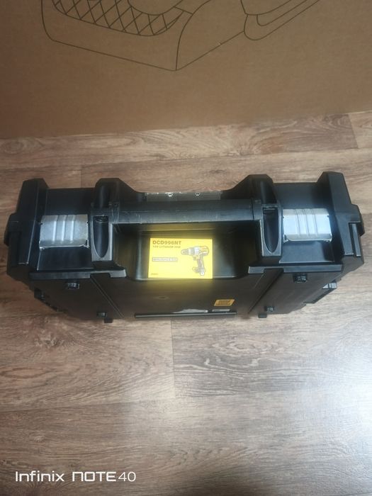 Продам ударопрочный кейс от DeWalt