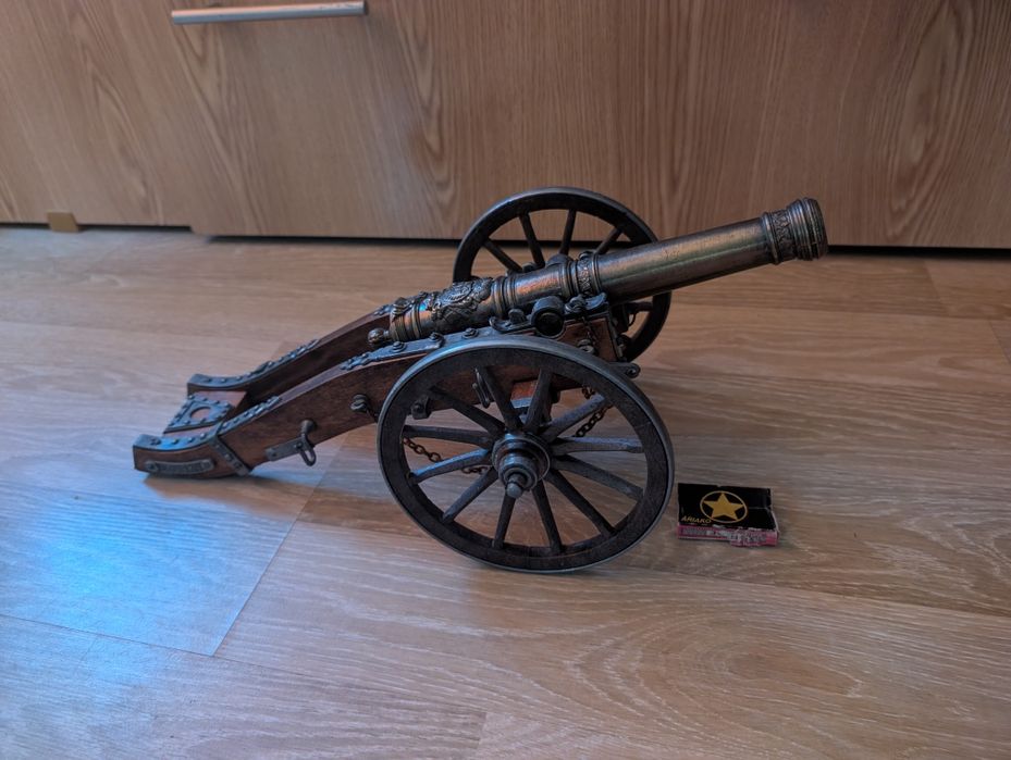 Tun vintage de dimensiuni mari macheta militara