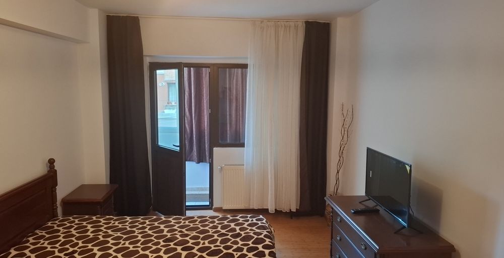 Inchiriez apartament cu 2 camere.  Zona centrala Alexandria