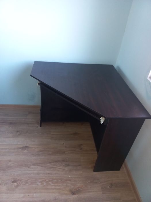 Продавам Бюро ъглово.