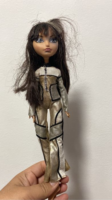 Кукла Сериз дочь красной шапочки