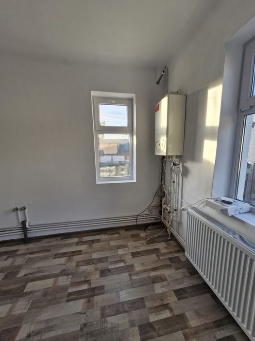 Casa zona centru Pucioasa de vanzare .Ocazie !!!