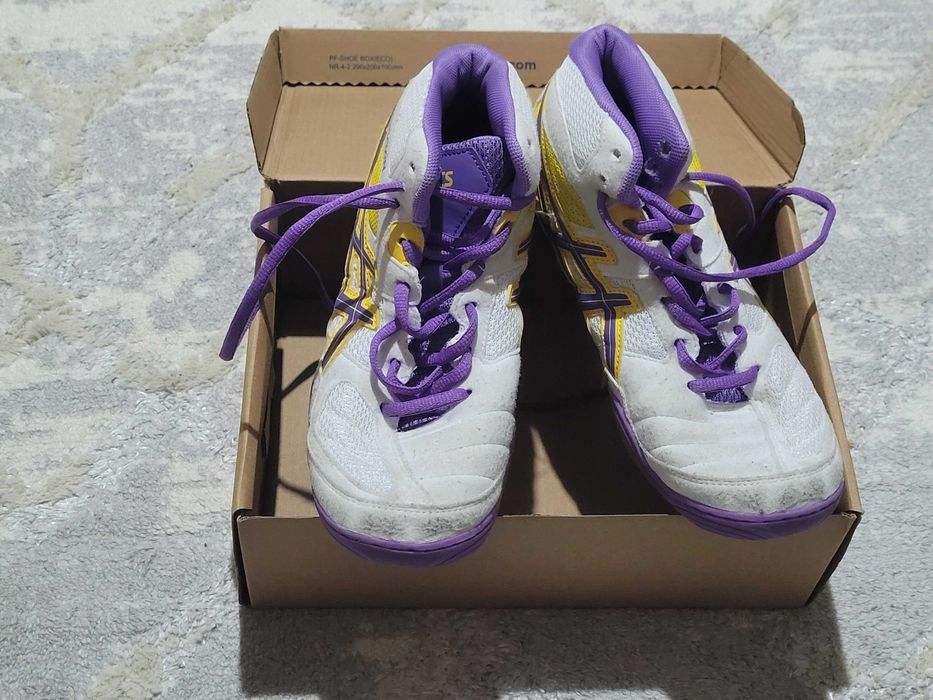 Продам борцовки новые