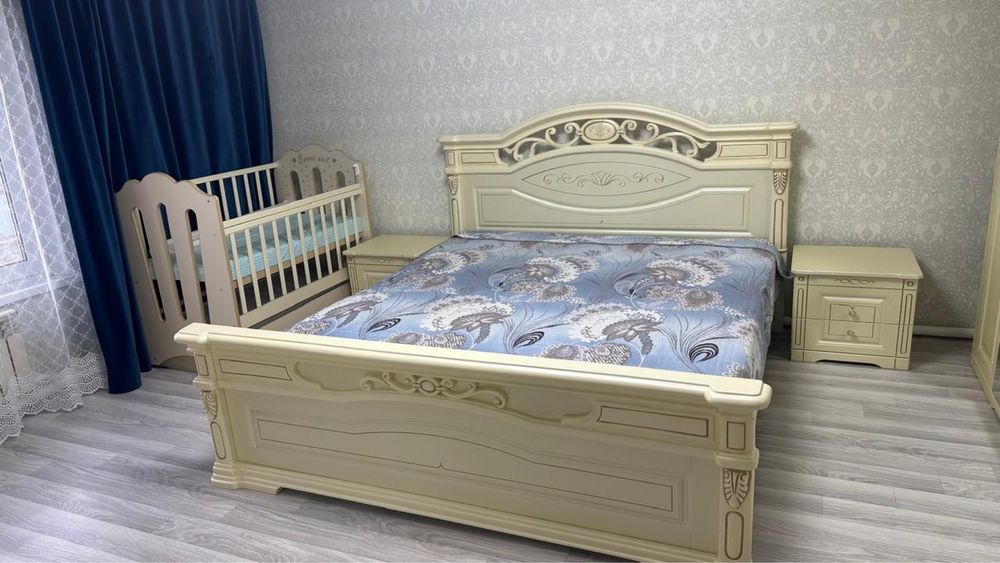 Продается спальный гарнитур в отличном сосотянии