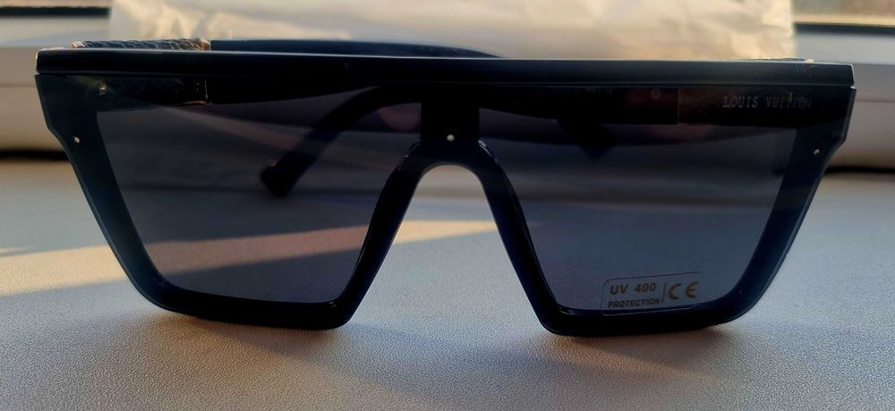 Ochelari de soare Louis Vuitton UV400.