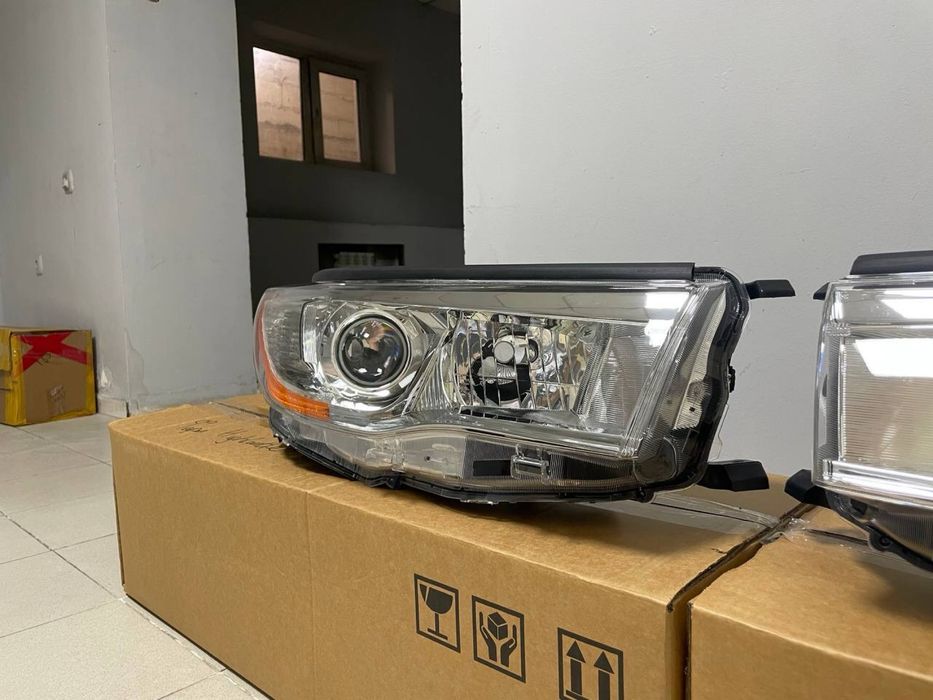 Фары на Toyota Highlander 2014,2016