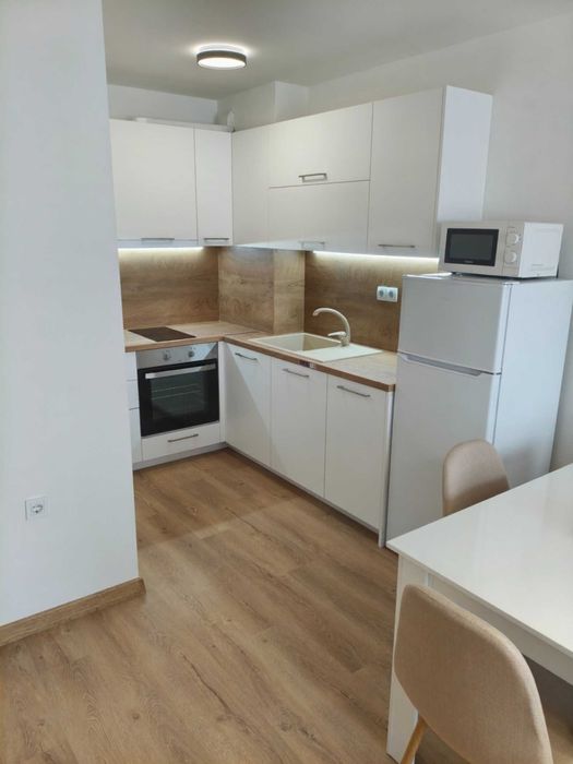 Дава се под наем Двустаен апартамент в Пловдив, Южен - 70 кв.м за 433.5 € - Снимка #1