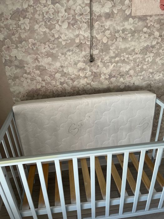 Детская кровать с матрасом