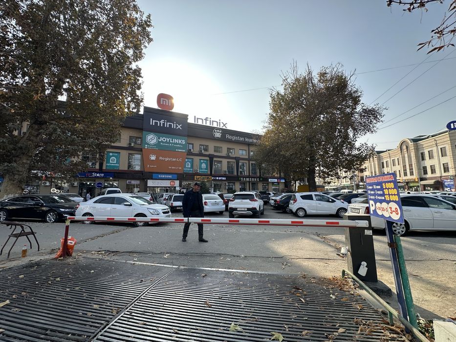 Сдаётся в аренду стоянка, Ориентир ЦУМ