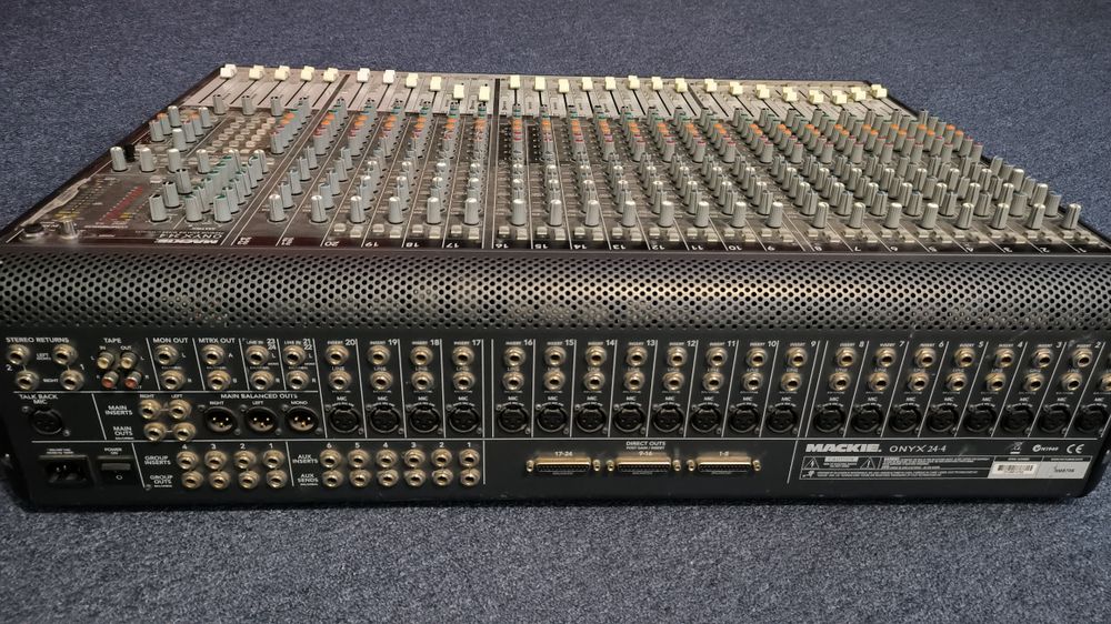 Микшерный пульт 24 канала