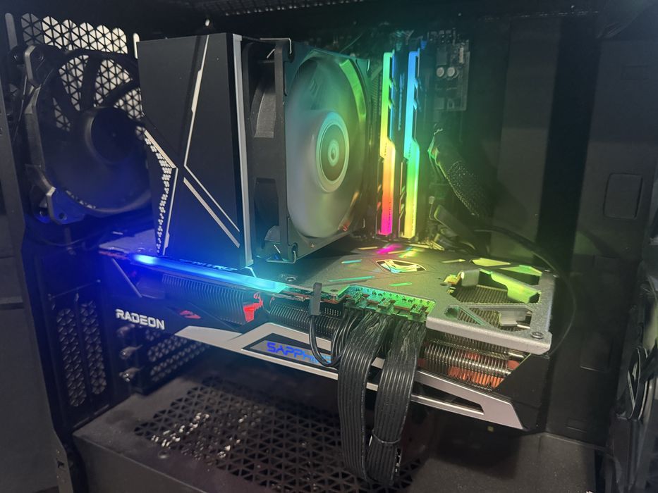 Vand PC gaming stare perfecta de functionare