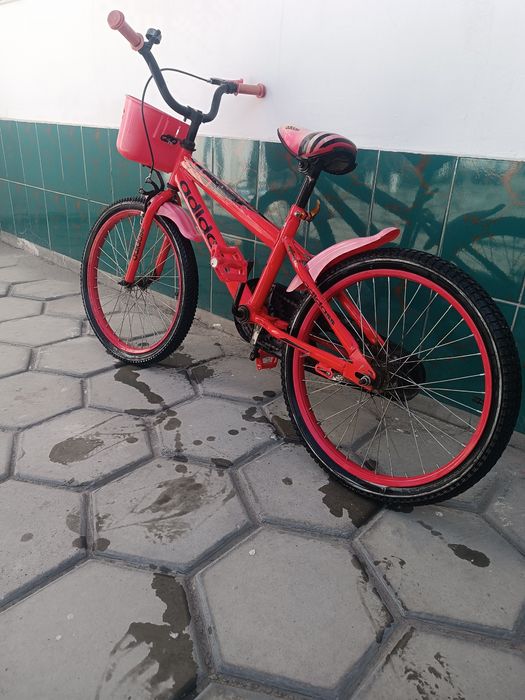 Velosiped sotiladi xolati yaxshi. Qizaloqlarga