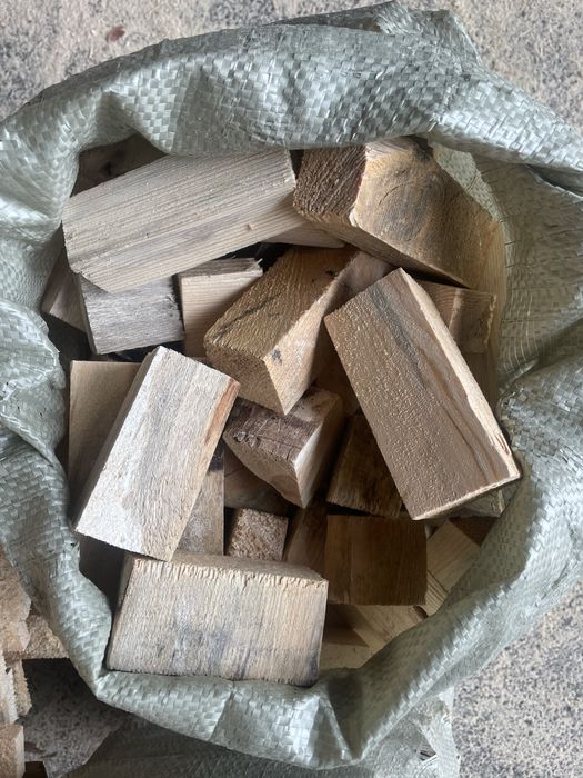 Дрова в мешках.