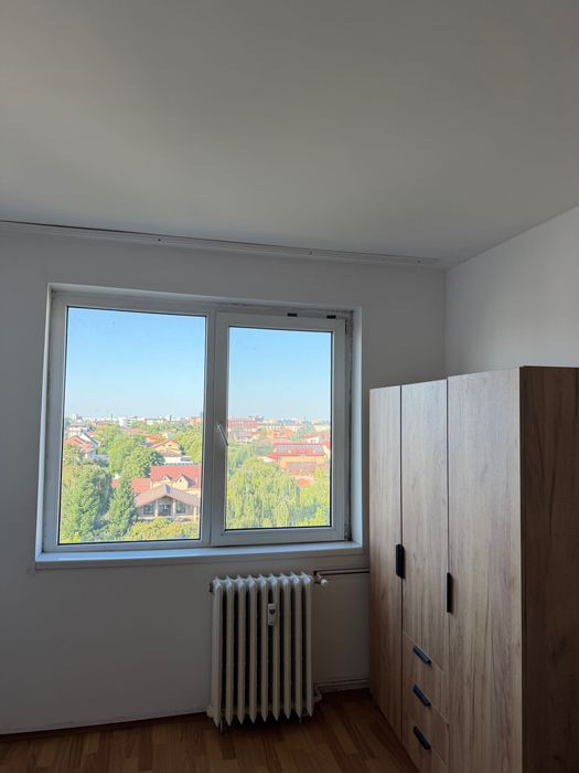 Închiriez apartament cu două camere Bdul Uverturii nr91, decomandat, mobilat, utilat,curat și luminos, bloc 1980,