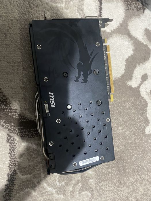 Placă video AMD Radeon R9 380 – 4GB GDDR5