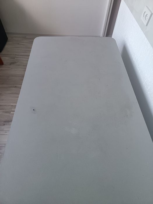 Продаётся стол 90*55см