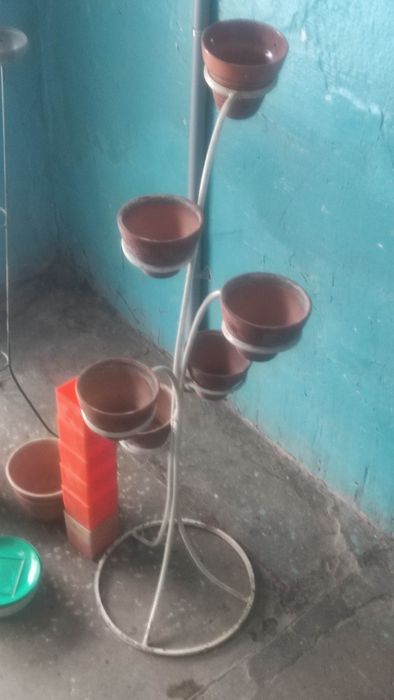 Подставка под цветы