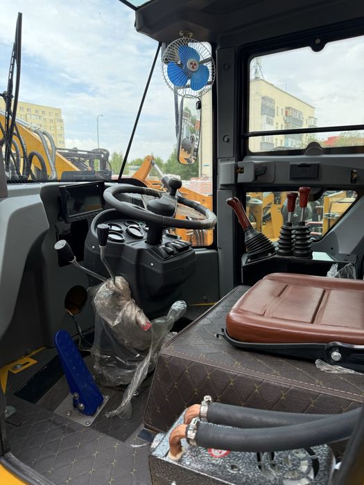 Продам погрузчик 930