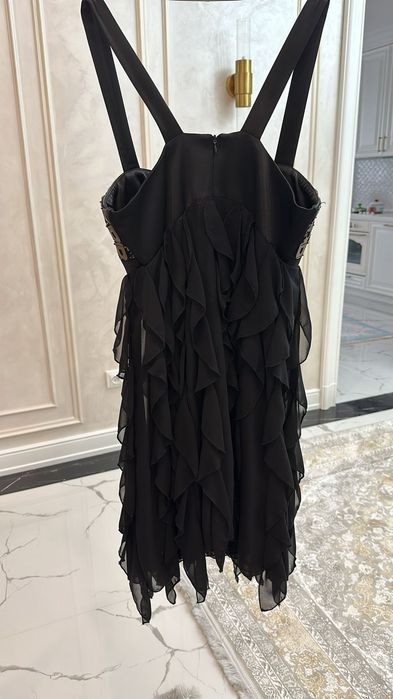 Платье чёрное выше колен