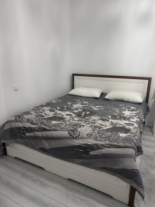 Продам Двуспальную кровать