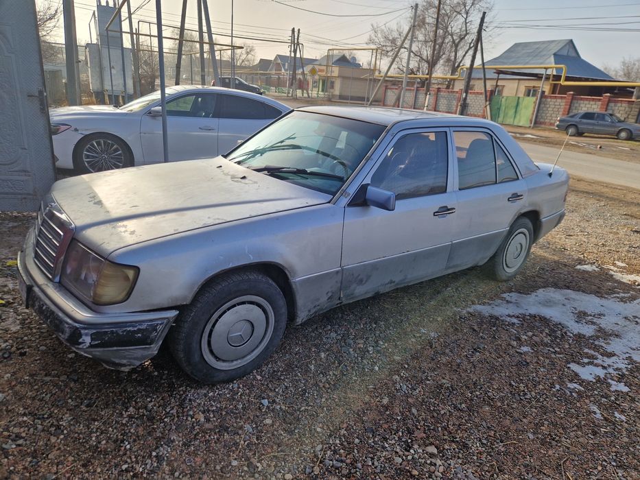 Мерседес Е 230. 102
