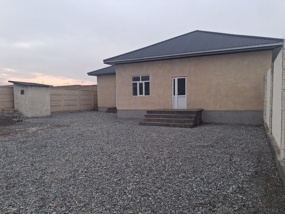 Уй сотилади по отделка килинган..