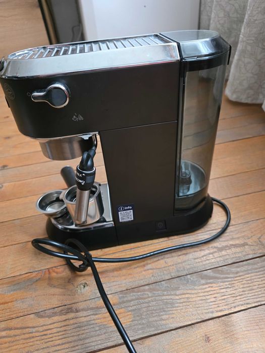 Кафемашина Delonghi Dedica