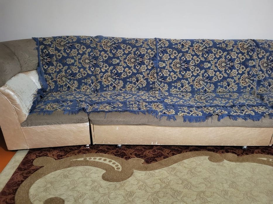 Диван,стол,шкафы