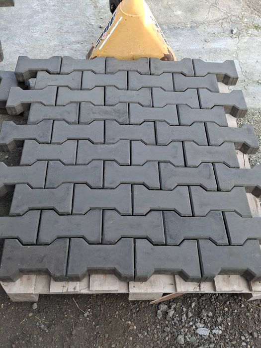 Producem.Pavaje gard de  beton Și Confecții metalice