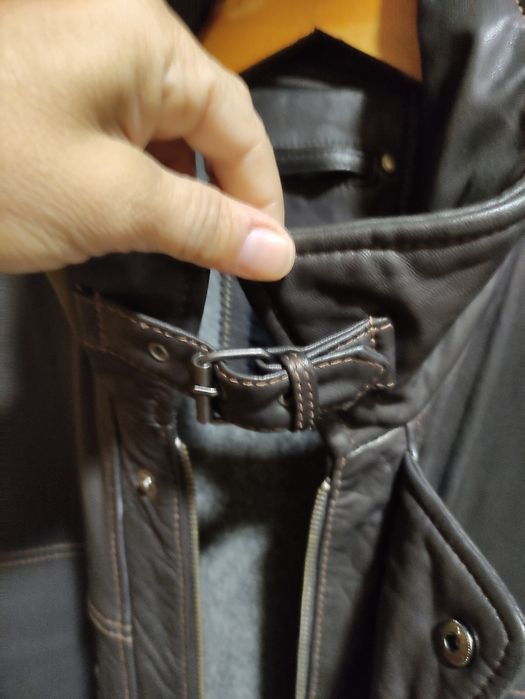 Черно кожено яке