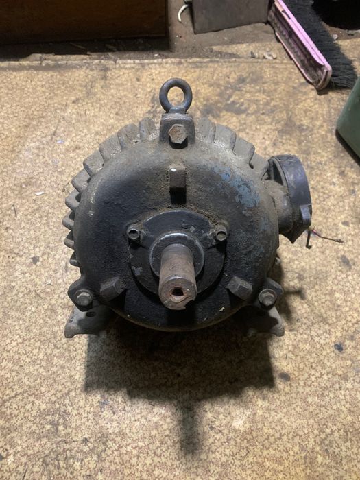 Электродвигателя продам