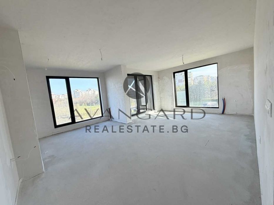 Продава се Тристаен апартамент в Пловдив, Тракия - 123 кв.м за 747 €/кв.м - Снимка #1