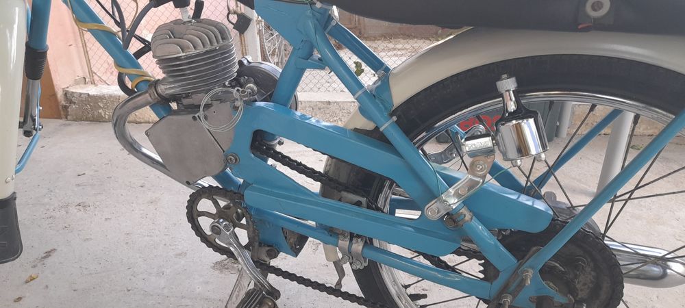 Riga 13 Velomotors Sarkane zwaigne