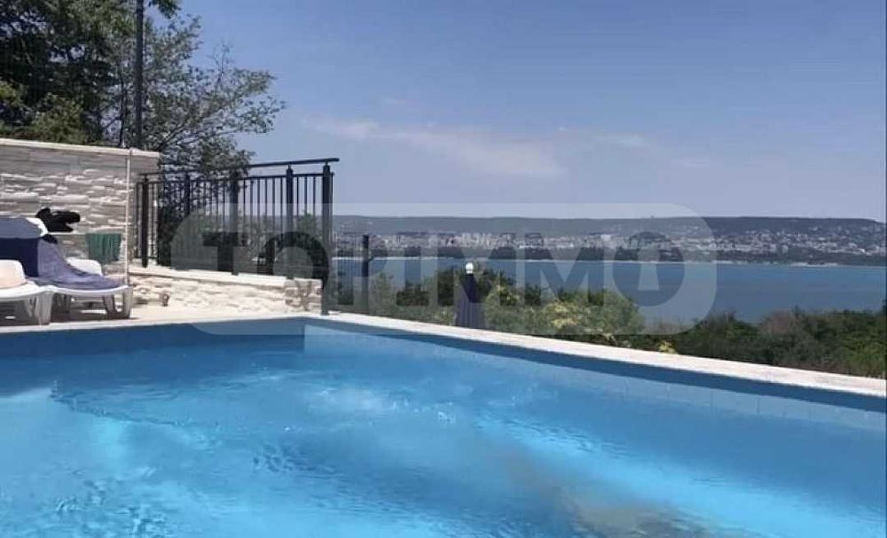 Дава се под наем Тристаен апартамент в Варна, Галата - 120 кв.м за 1500 € - Снимка #14