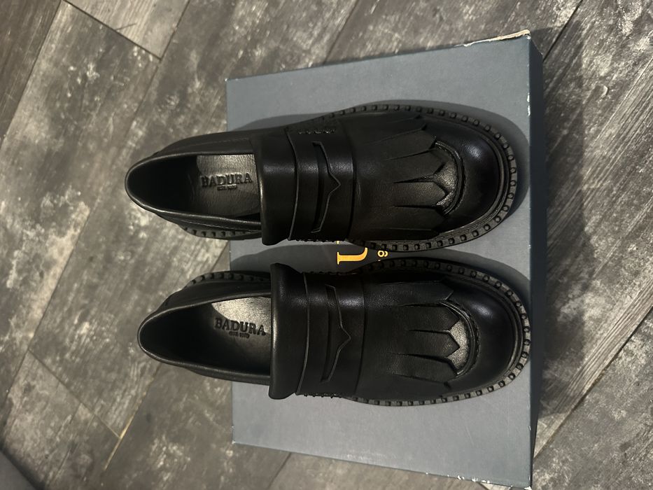 Дамски лоуфъри Badura