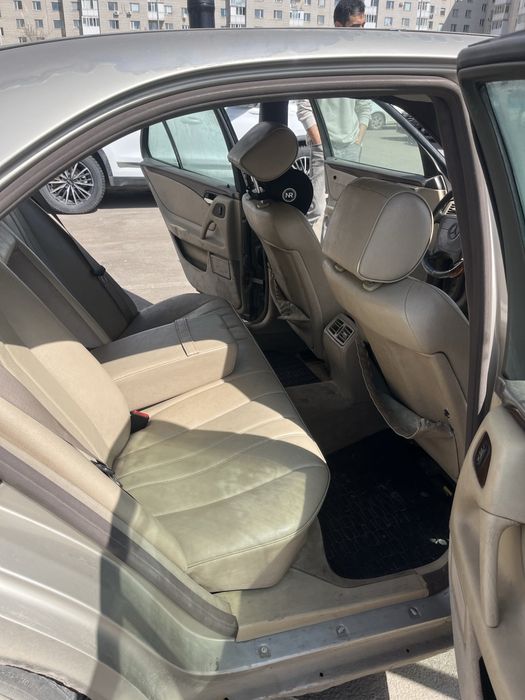 Мерседес бенз  w210 сед