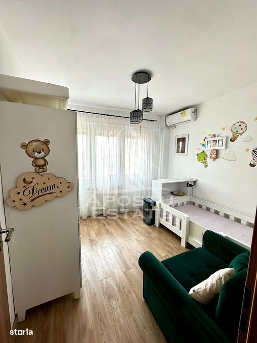 Apartament cu 4 camere de vânzare , renovat, decomandat,Gheorghe Lazar