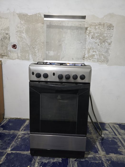 Продам газовую плиту