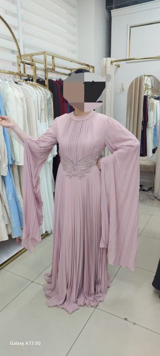 Нарядное вечернее платье