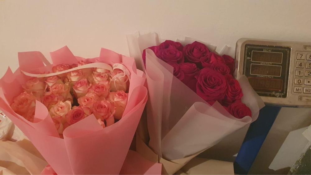 Гүлдер сатылады. Цветы