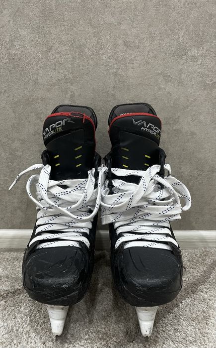 Продам хоккейные коньки Bauer Vapor HyperLite