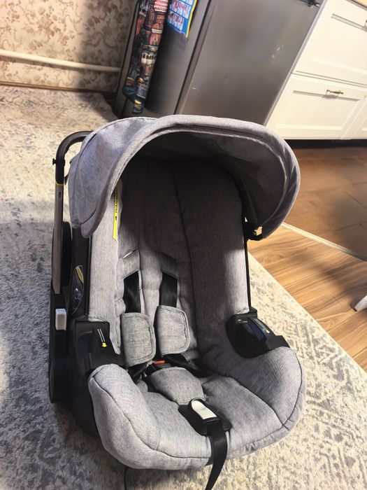 Коляска автолюлька